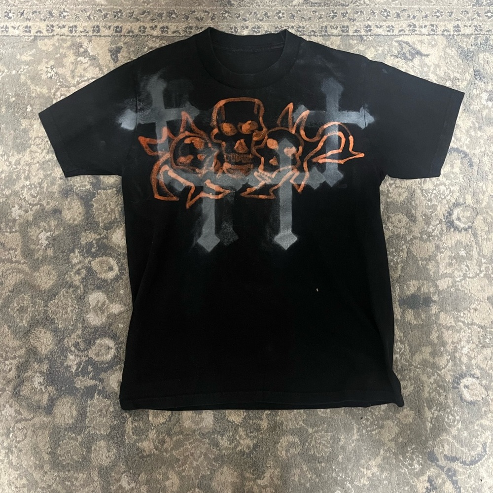Men's Black and Orange Graphic T-Shirt